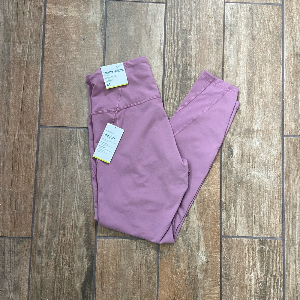 NWT-Old Navy Women’s Elevate Leggings M